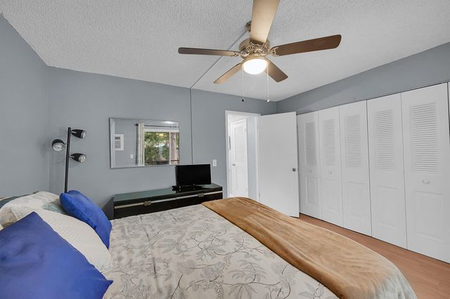 371 Durham L Circle, Deerfield Beach, FL 33442