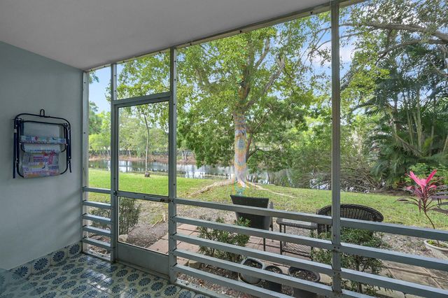 371 Durham L Circle, Deerfield Beach, FL 33442