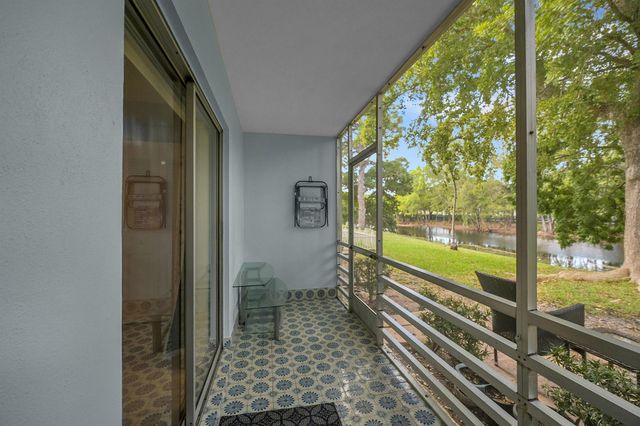 371 Durham L Circle, Deerfield Beach, FL 33442