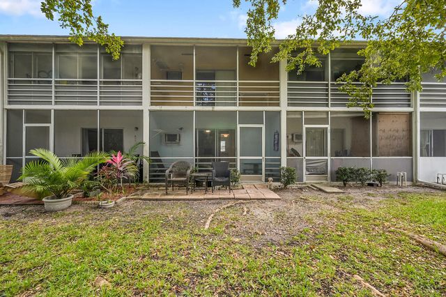 371 Durham L Circle, Deerfield Beach, FL 33442