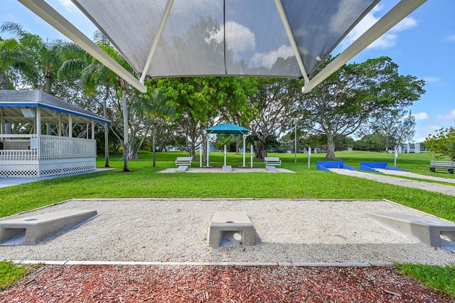 371 Durham L Circle, Deerfield Beach, FL 33442