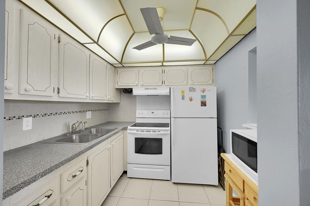 371 Durham L Circle, Deerfield Beach, FL 33442