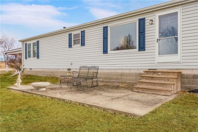 2715 Kelly Road, Mapleton, KS 66754
