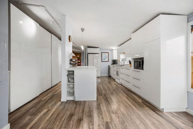 2715 Kelly Road, Mapleton, KS 66754