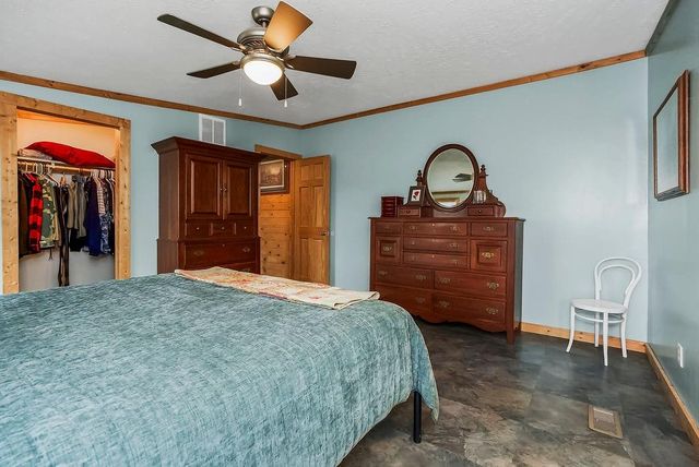 2715 Kelly Road, Mapleton, KS 66754