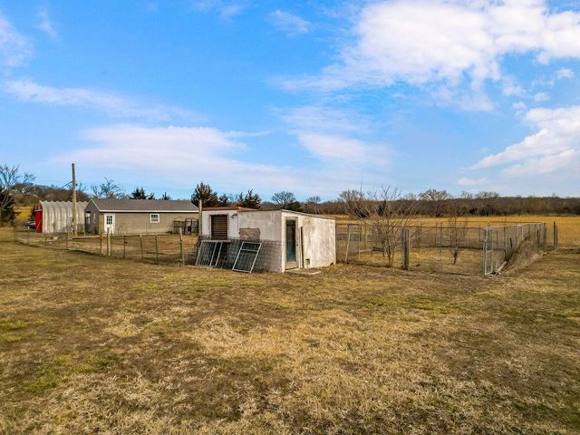 2715 Kelly Road, Mapleton, KS 66754