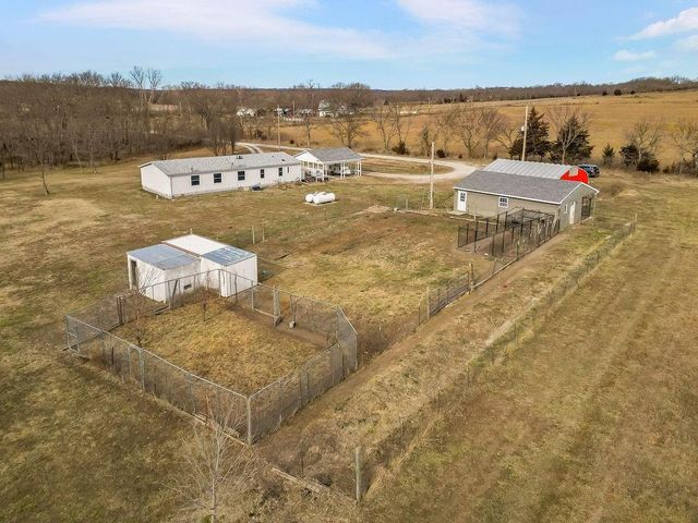 2715 Kelly Road, Mapleton, KS 66754