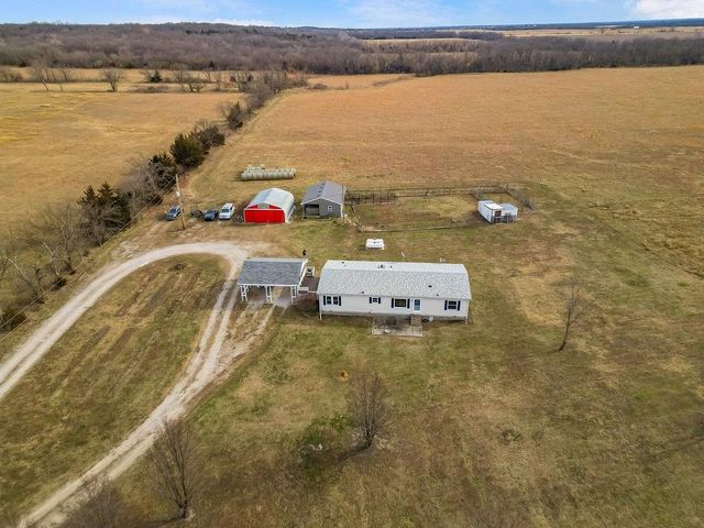 2715 Kelly Road, Mapleton, KS 66754