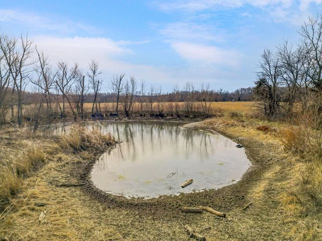 2715 Kelly Road, Mapleton, KS 66754