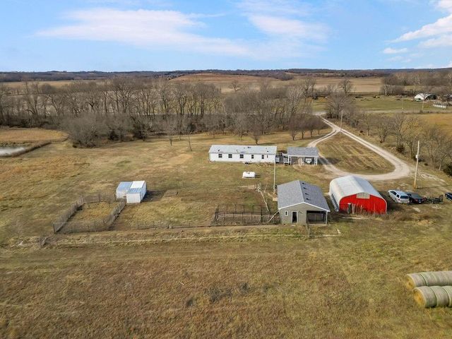 2715 Kelly Road, Mapleton, KS 66754