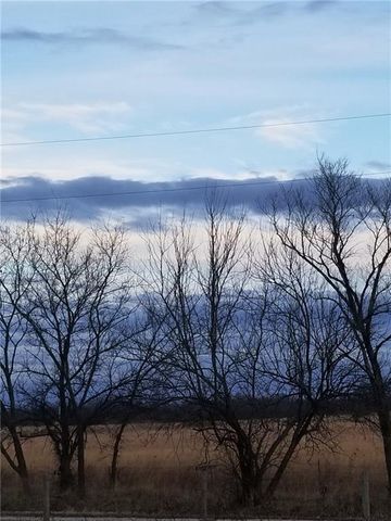 2715 Kelly Road, Mapleton, KS 66754