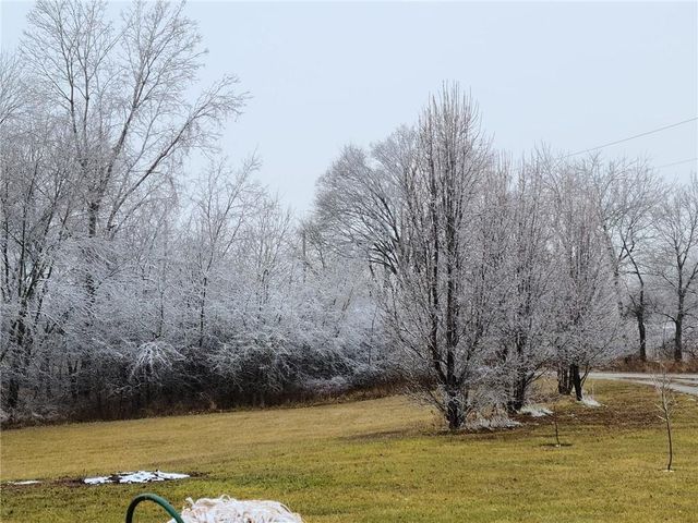 2715 Kelly Road, Mapleton, KS 66754