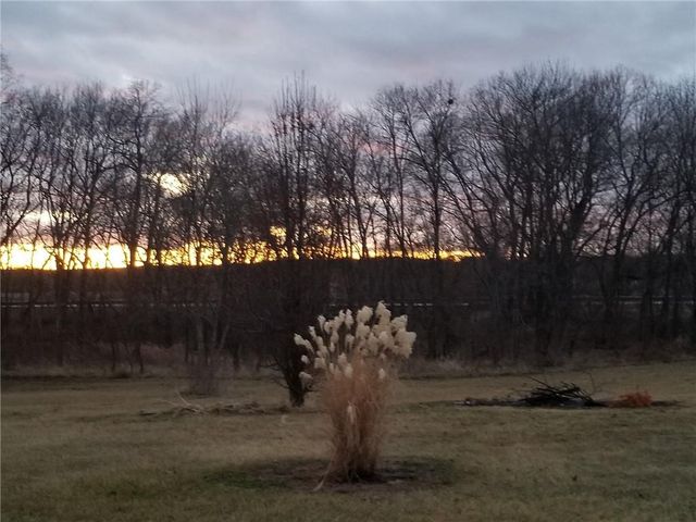 2715 Kelly Road, Mapleton, KS 66754