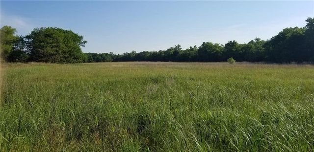 2715 Kelly Road, Mapleton, KS 66754