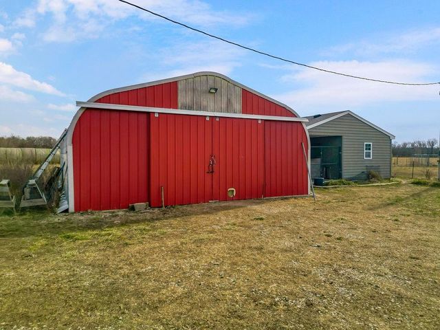 2715 Kelly Road, Mapleton, KS 66754