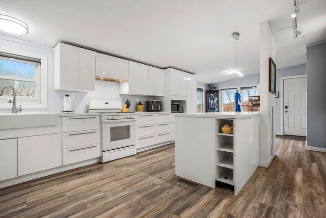 2715 Kelly Road, Mapleton, KS 66754