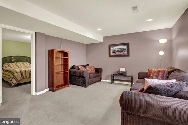 415 CLOVER ST, Etters, PA 17319