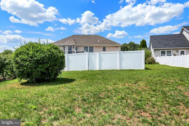415 CLOVER ST, Etters, PA 17319