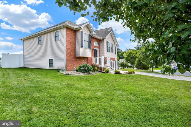 415 CLOVER ST, Etters, PA 17319