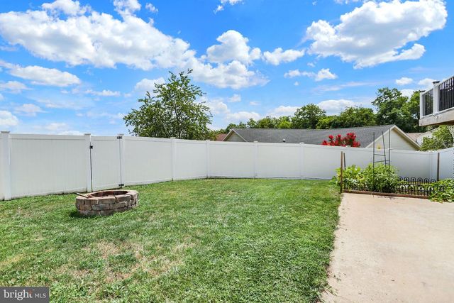 415 CLOVER ST, Etters, PA 17319