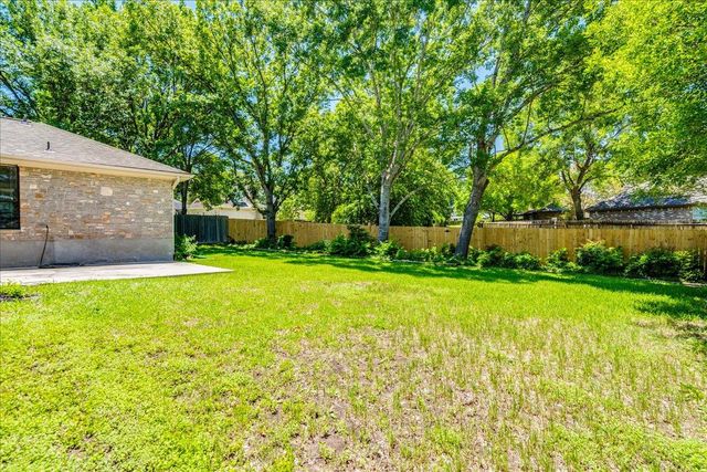 2132 Northcrest DR, New Braunfels, TX 78130
