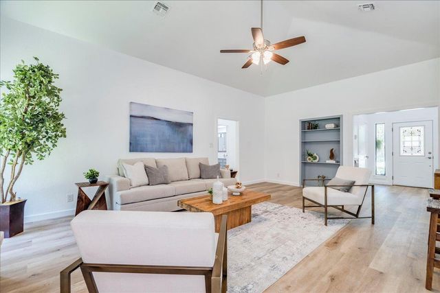 2132 Northcrest DR, New Braunfels, TX 78130