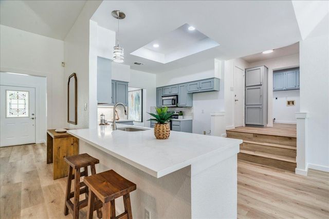 2132 Northcrest DR, New Braunfels, TX 78130