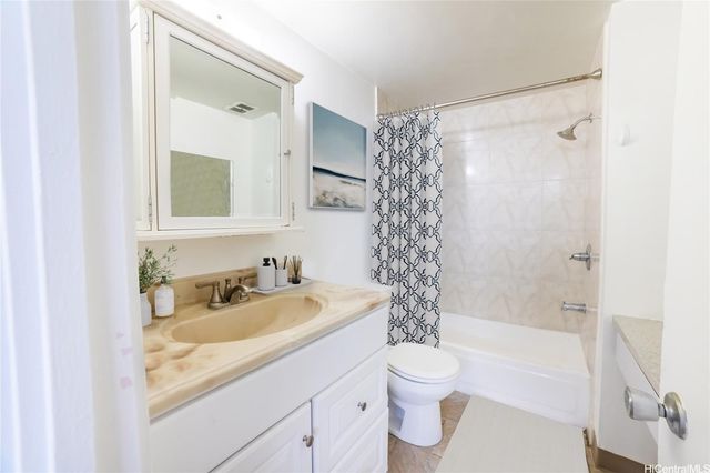 1941 Church Lane 206, Honolulu, HI 96826