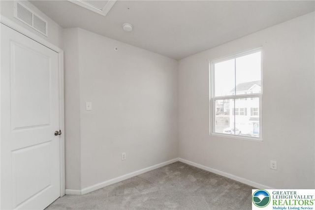 2142 Cross Country Road, Northampton Boro, PA 18067