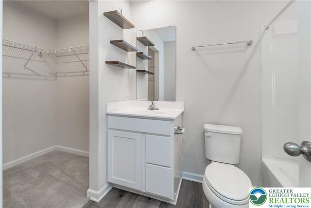 2142 Cross Country Road, Northampton Boro, PA 18067