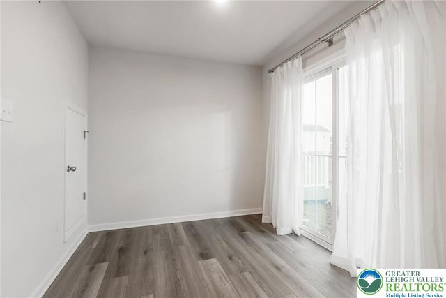 2142 Cross Country Road, Northampton Boro, PA 18067