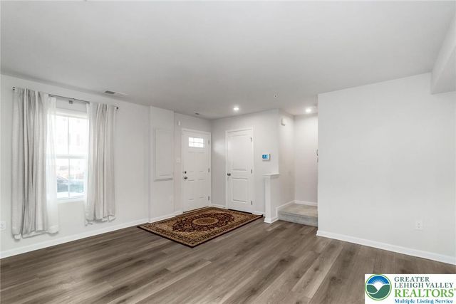 2142 Cross Country Road, Northampton Boro, PA 18067