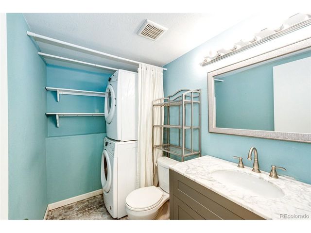 1220 S Flower Cir A, Lakewood, CO 80232