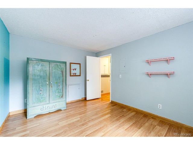1220 S Flower Cir A, Lakewood, CO 80232