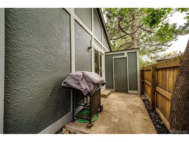 1220 S Flower Cir A, Lakewood, CO 80232