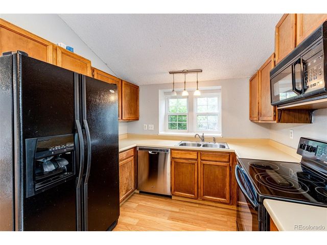 1220 S Flower Cir A, Lakewood, CO 80232