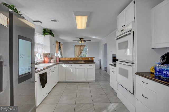 970 LEIDIG DR, Chambersburg, PA 17201