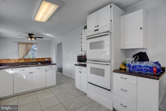 970 LEIDIG DR, Chambersburg, PA 17201