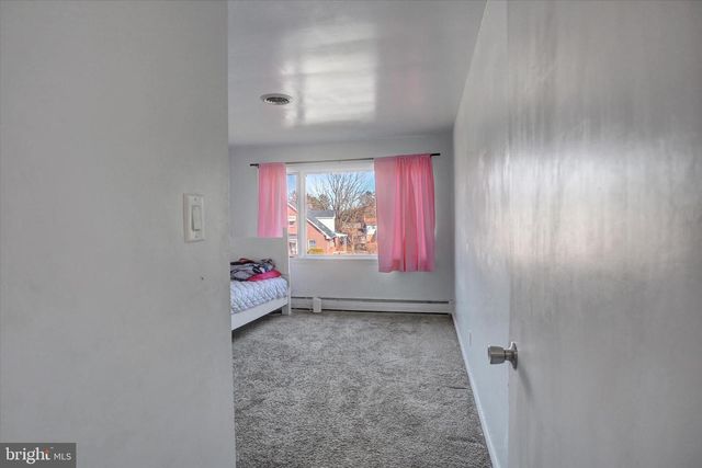 970 LEIDIG DR, Chambersburg, PA 17201