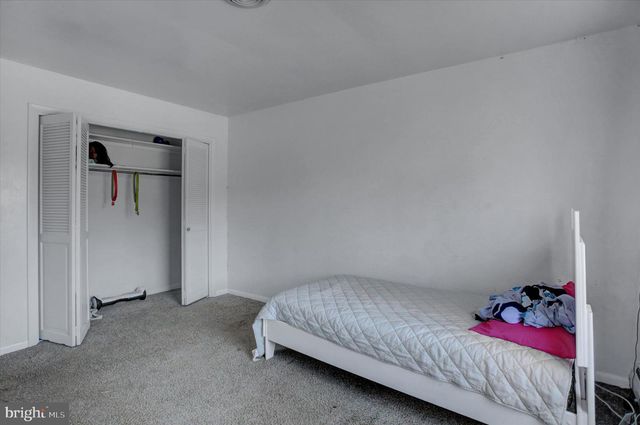 970 LEIDIG DR, Chambersburg, PA 17201