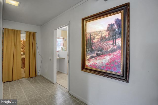 970 LEIDIG DR, Chambersburg, PA 17201