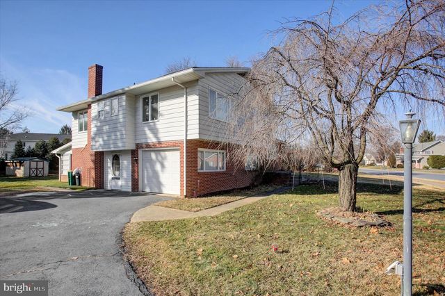 970 LEIDIG DR, Chambersburg, PA 17201