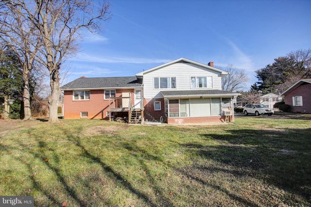 970 LEIDIG DR, Chambersburg, PA 17201