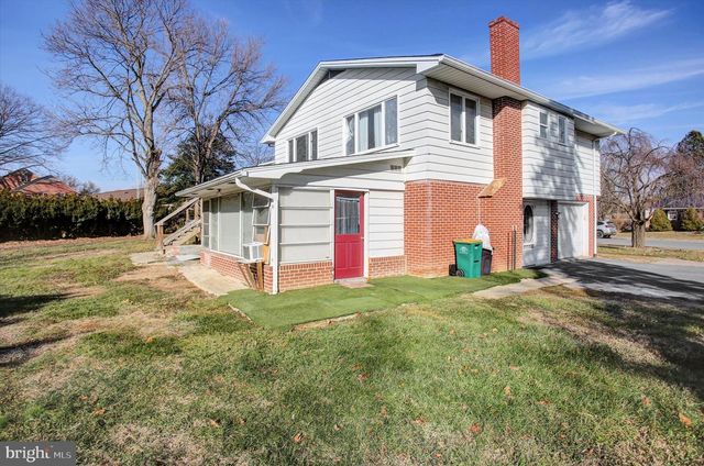 970 LEIDIG DR, Chambersburg, PA 17201