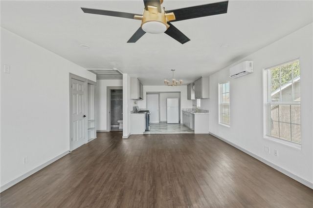 1209 17th St, Corpus Christi, TX 78405
