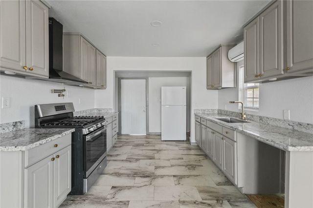 1209 17th St, Corpus Christi, TX 78405