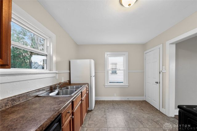 3713 El Paso Avenue, Harrison Twp, OH 45406