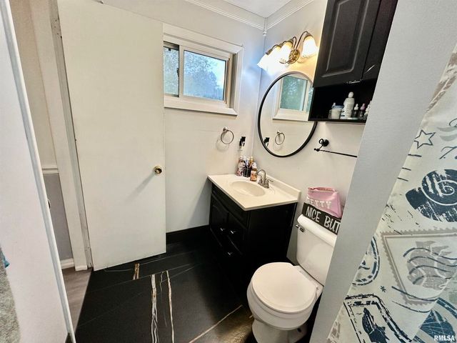 7 VISTA Court, Davenport, IA 52806