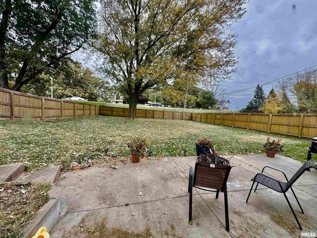 7 VISTA Court, Davenport, IA 52806