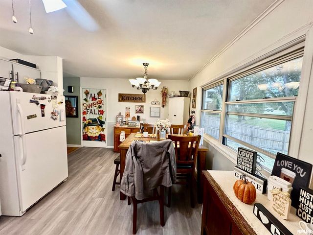 7 VISTA Court, Davenport, IA 52806